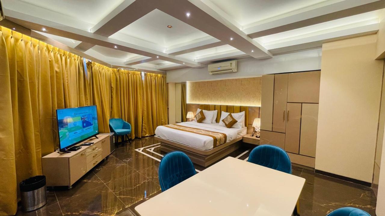 Home2 Renaissance Club Hotel