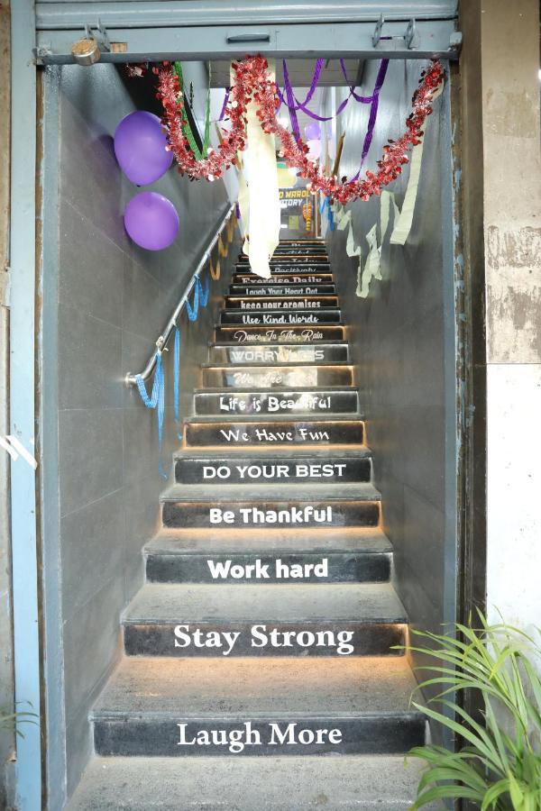 Mango Marol Hostel