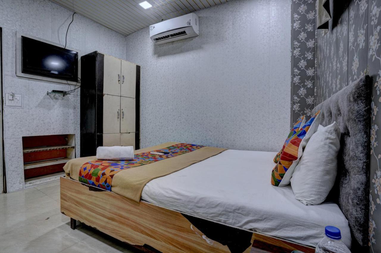 Saini,mumbai 2*