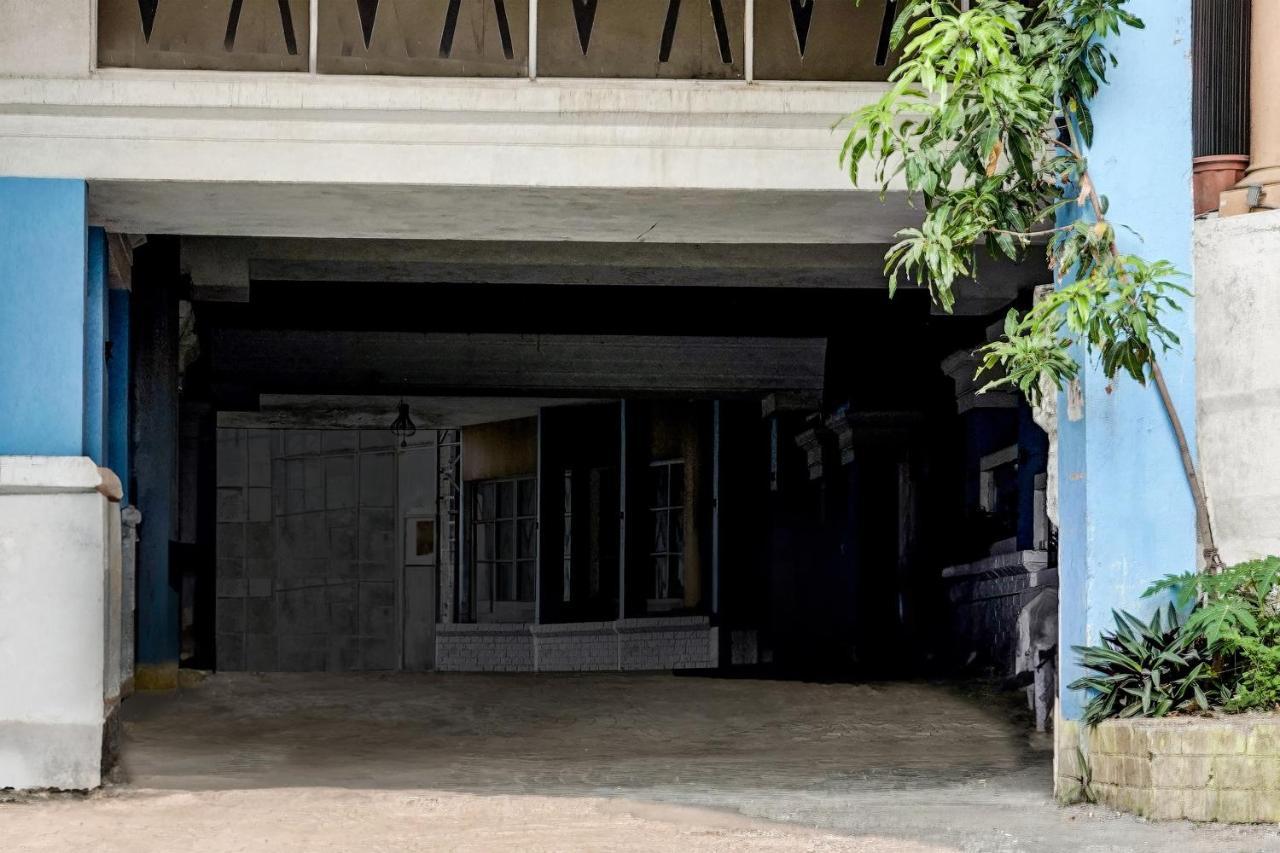 Hotel Townhouse 809 Royal Palms - Rose Collection Mumbai