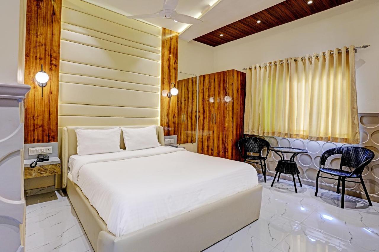 Collection O Palm Springs Hotel Mumbai
