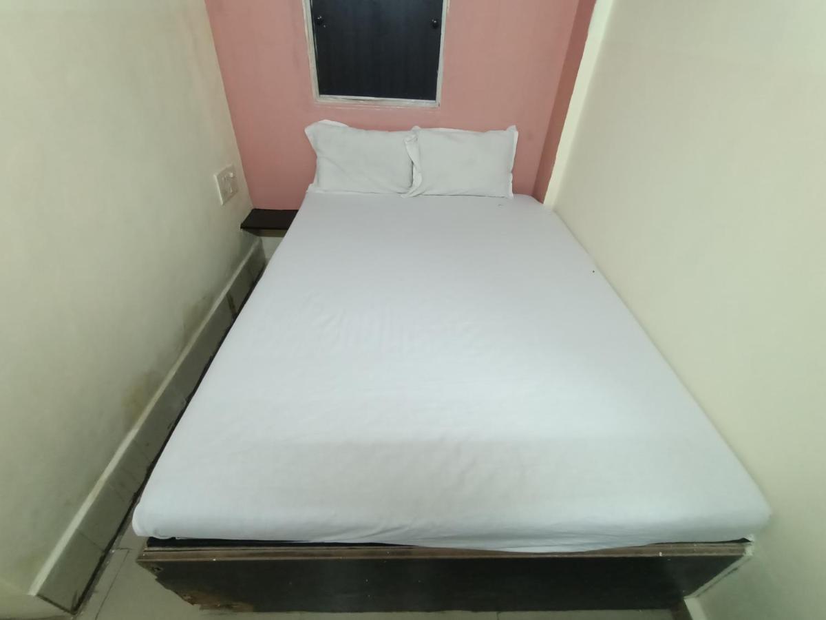 Guest house Ovo Residency Near Masjid Bunder Railway Station Mumbai