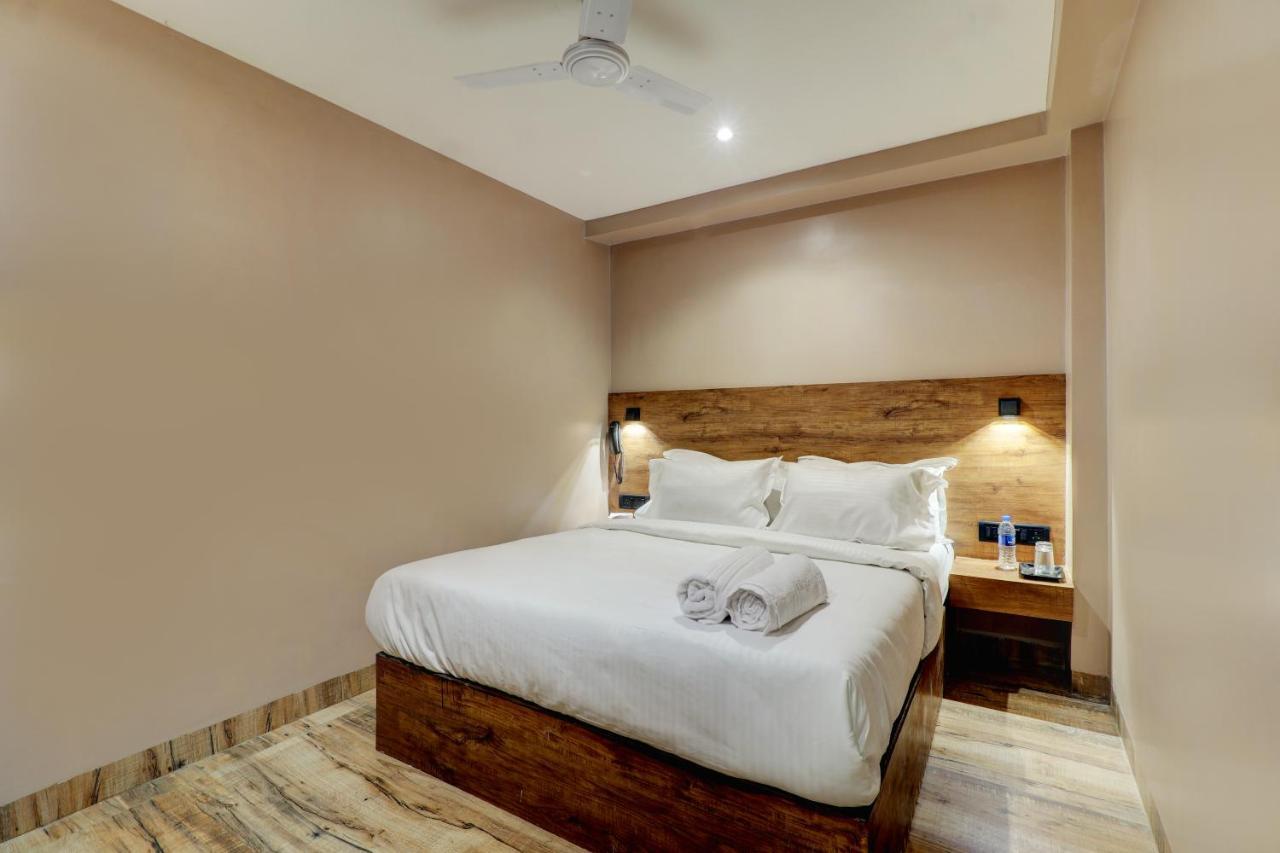 Hotel Embrace Near Exhibition Center 3*