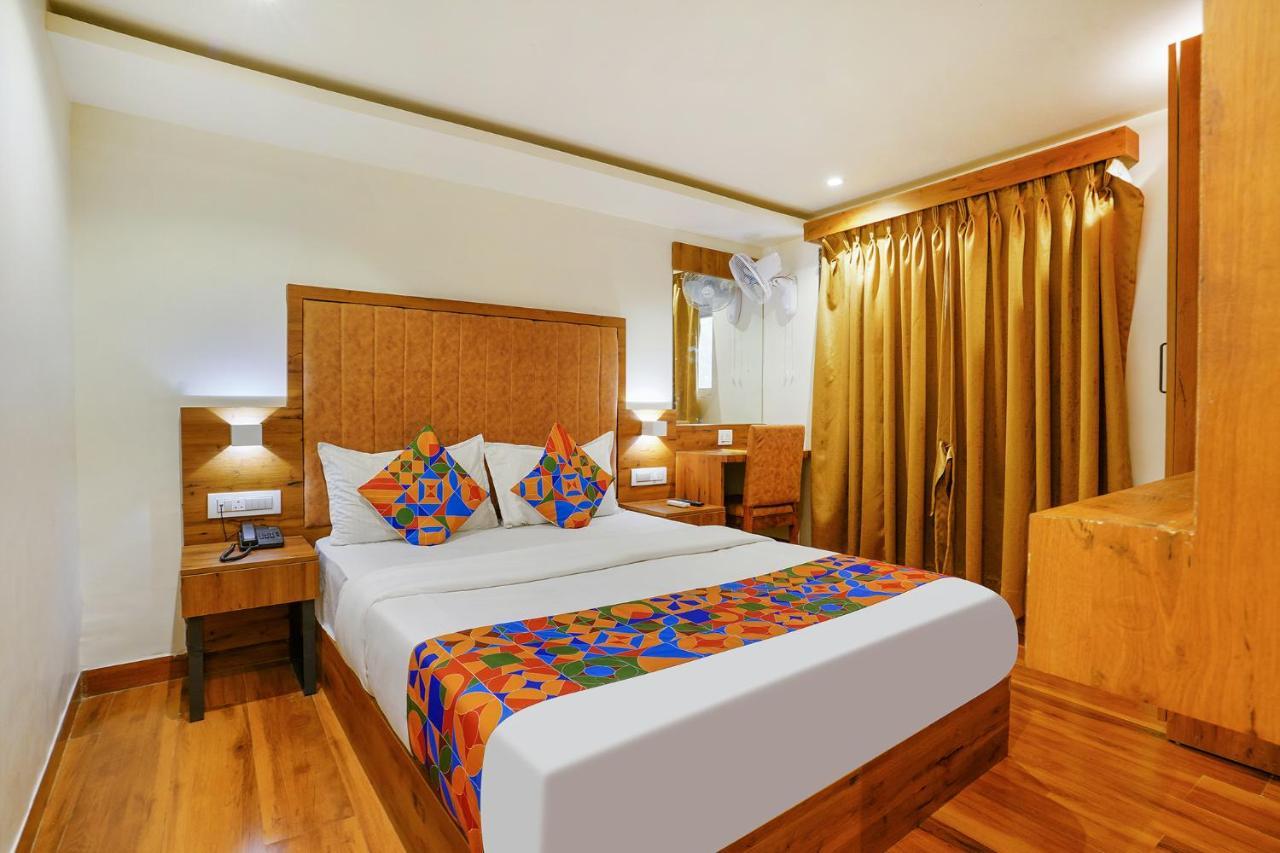Fabhotel Royal Palace I