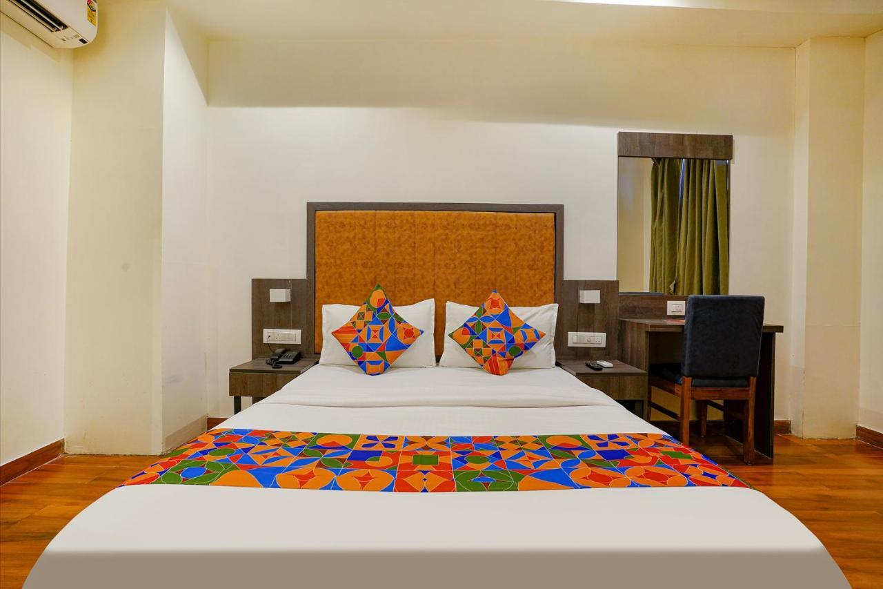 Fabhotel Royal Palace I Mumbai