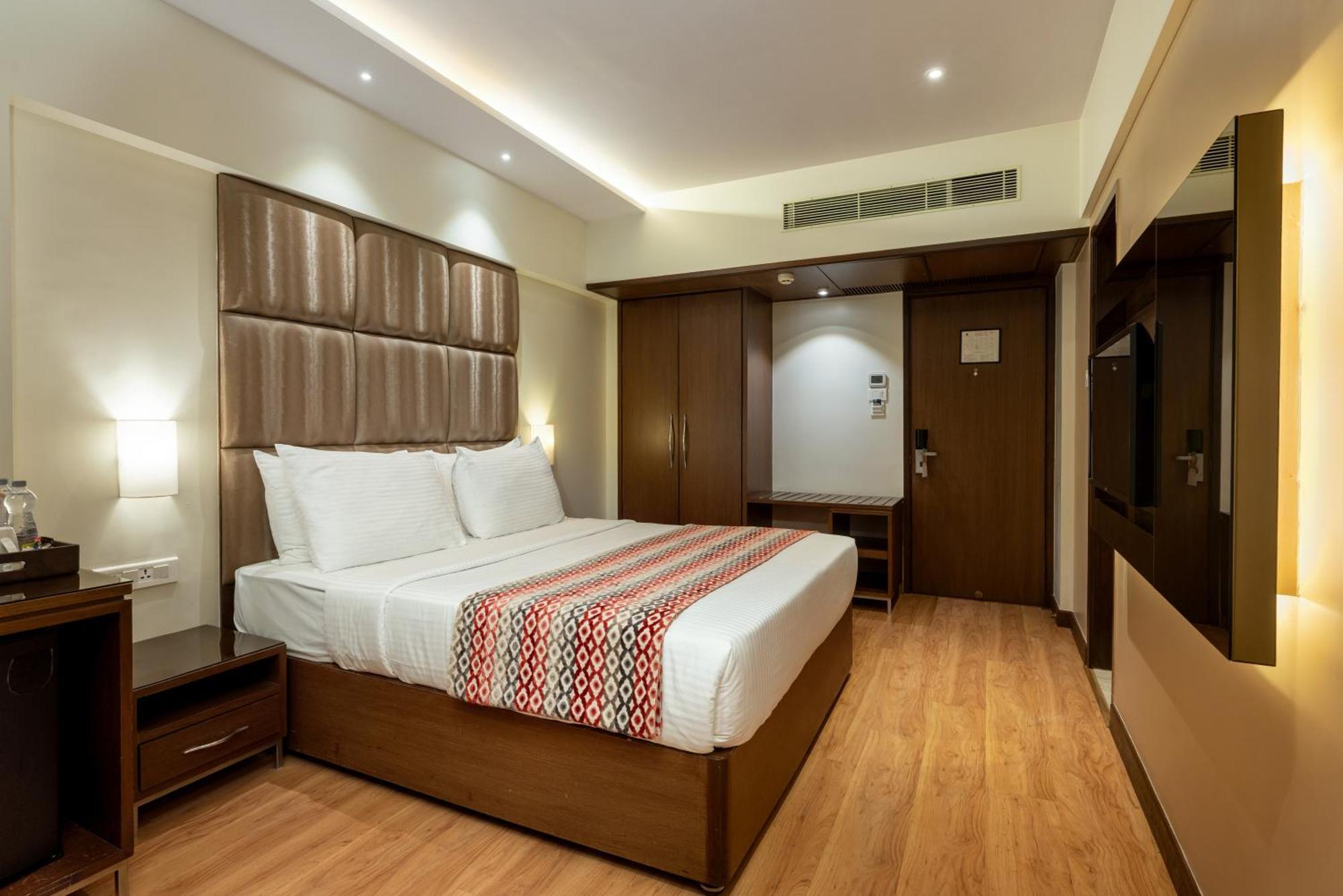 Hotel Fariyas , Colaba