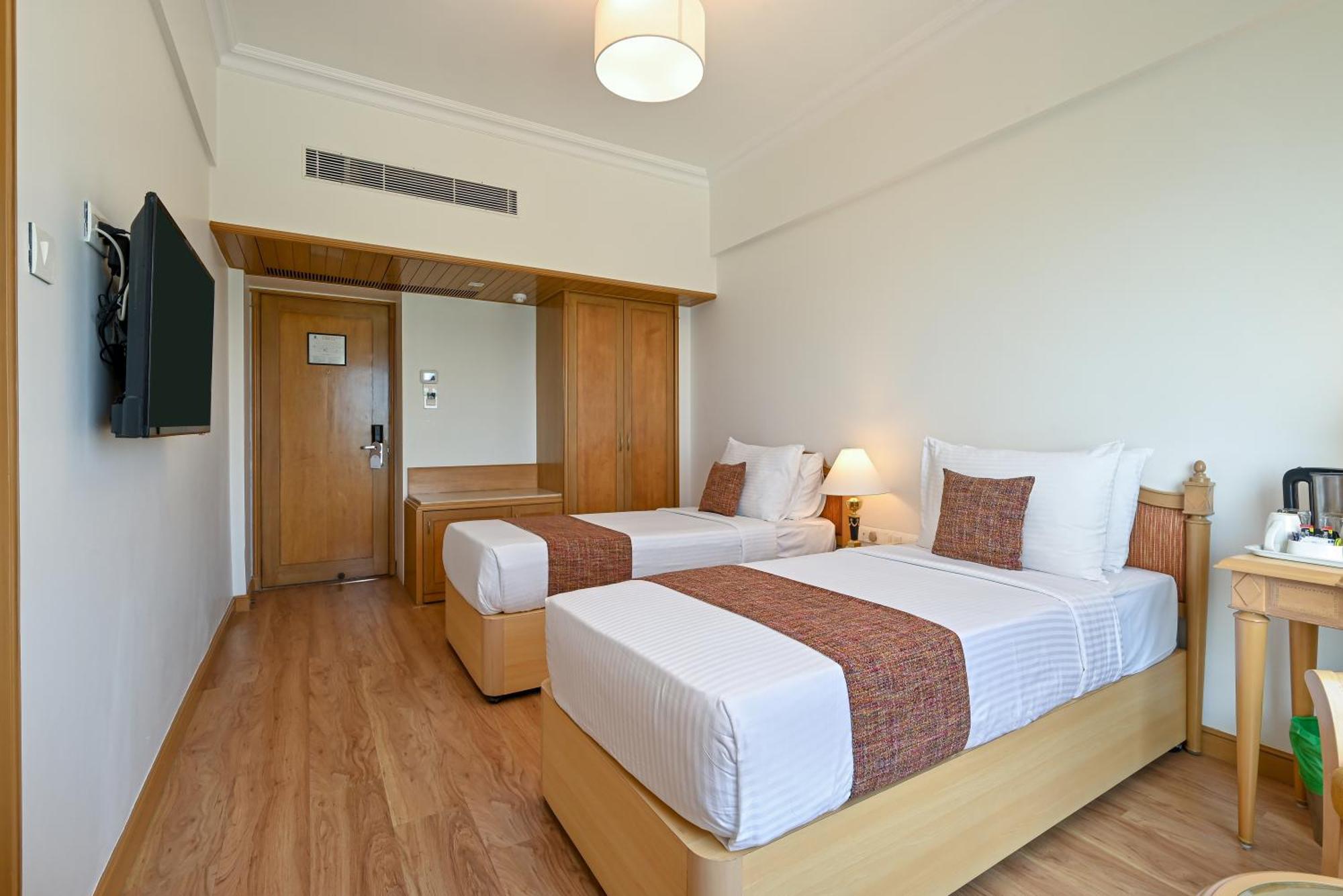 Fariyas , Colaba Hotel Mumbai