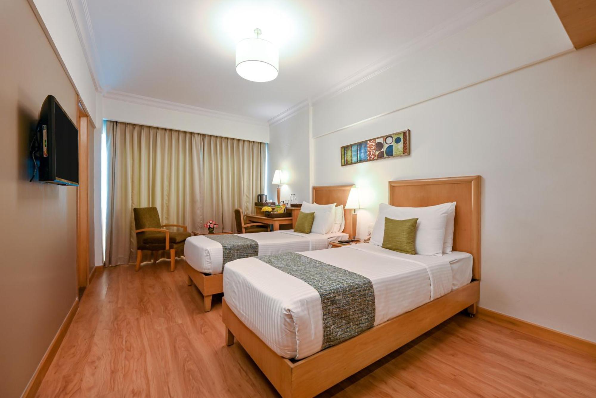 Fariyas , Colaba 4*