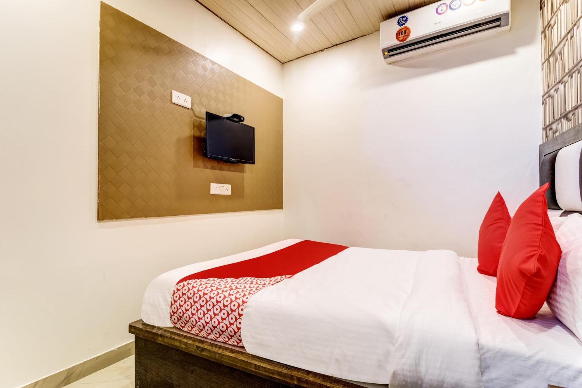 Hotel Oyo Flagship Qubic 4*