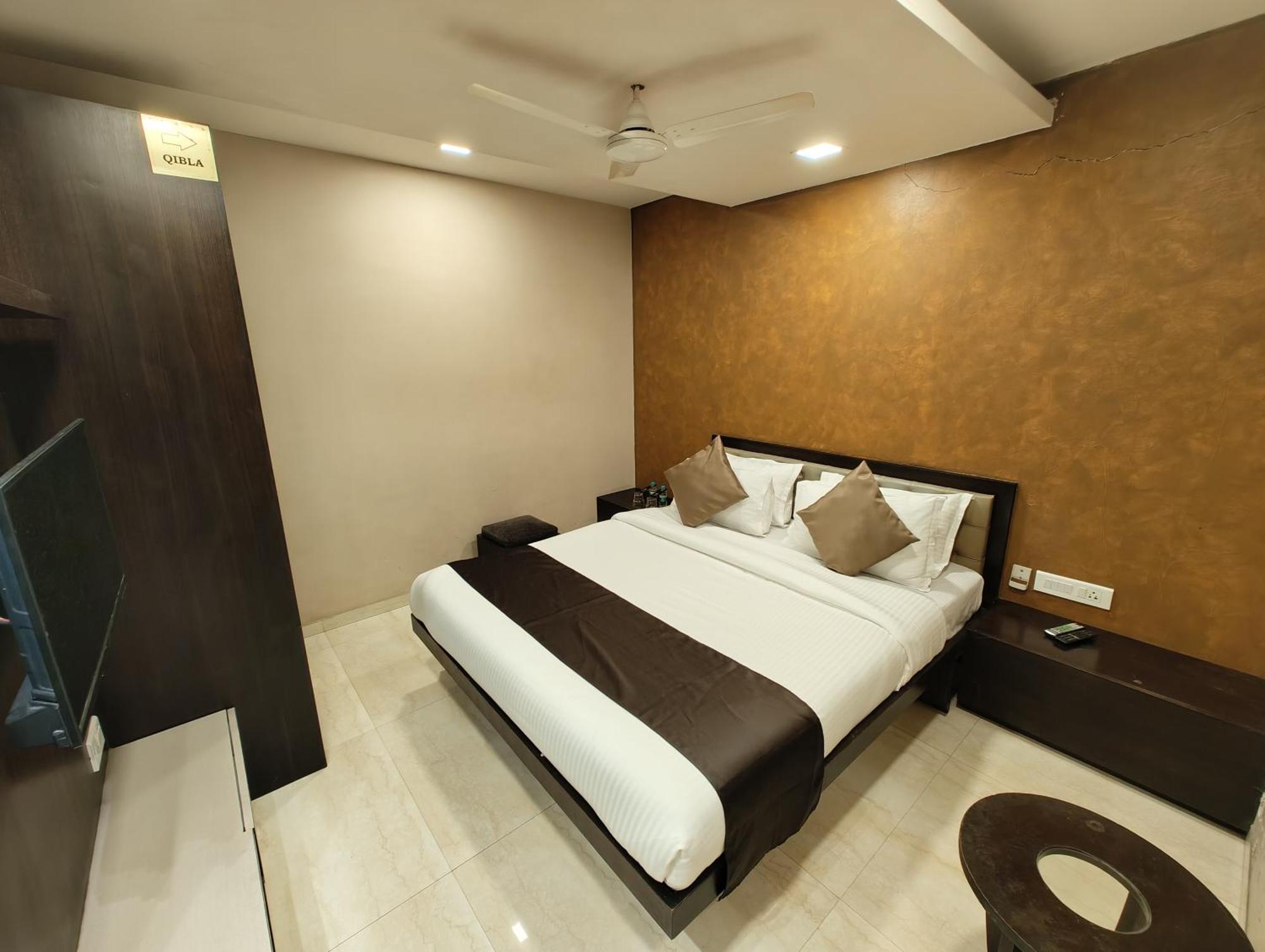 The Majlis - Colaba