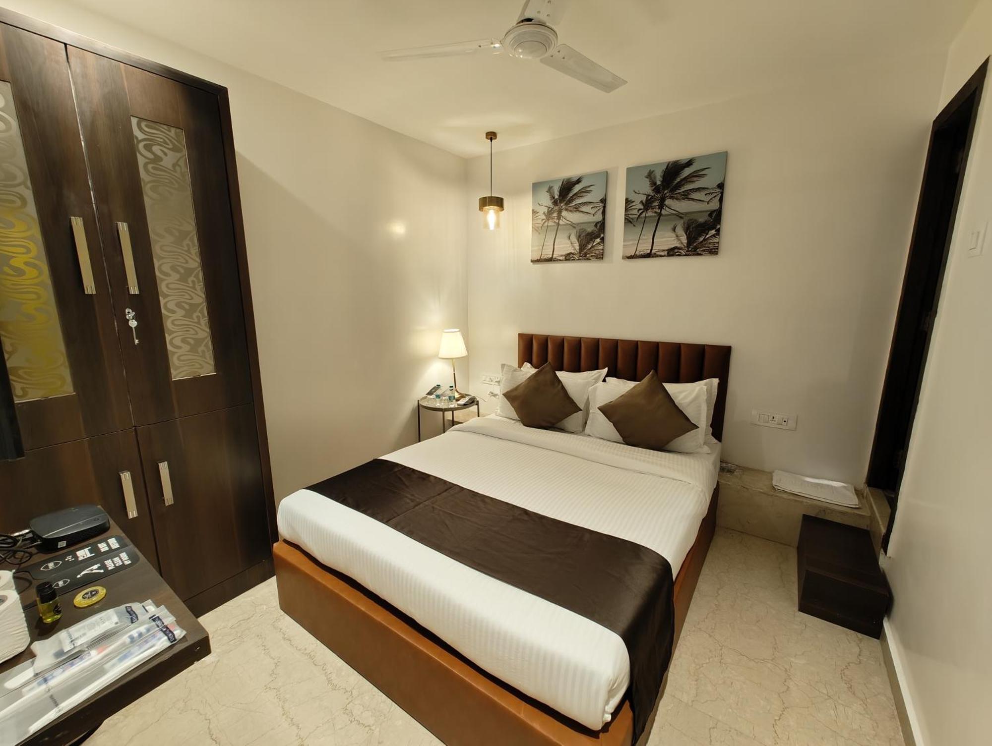 The Majlis - Colaba Hotel Mumbai