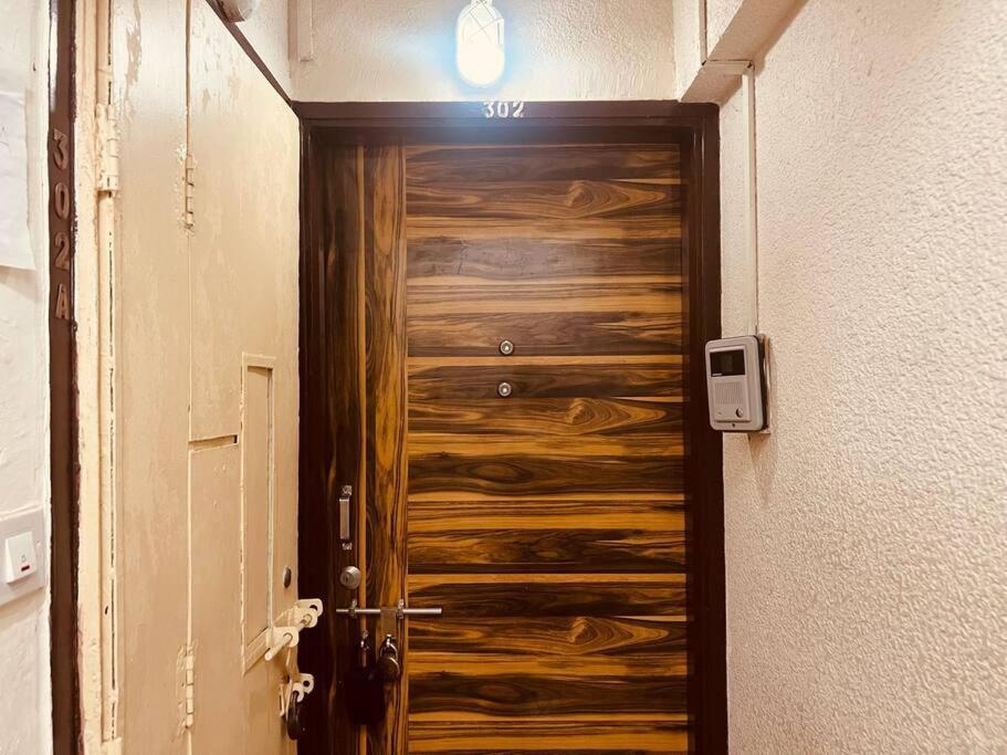Dawn - A Spacious Modern In Bandra At Almeida Park By Connekt Homes