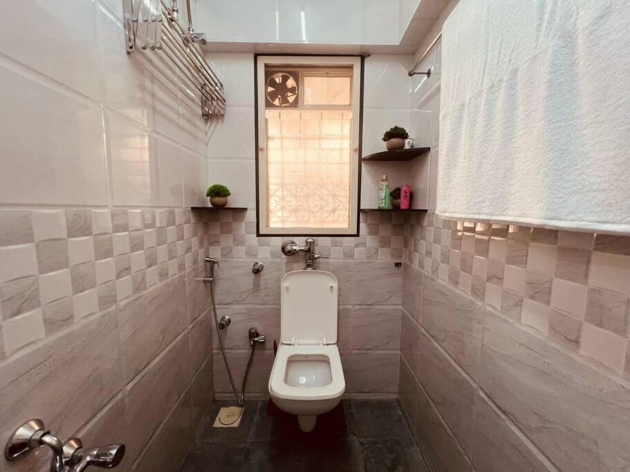 Apartment Dawn - A Spacious Modern In Bandra At Almeida Park By Connekt Homes Mumbai