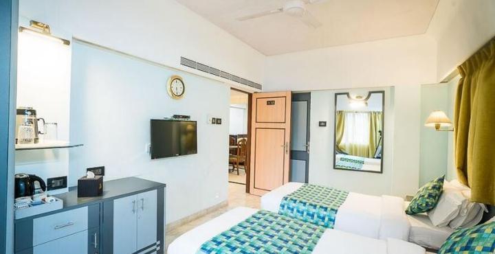 Hotel Regenta Place The Emerald 4*
