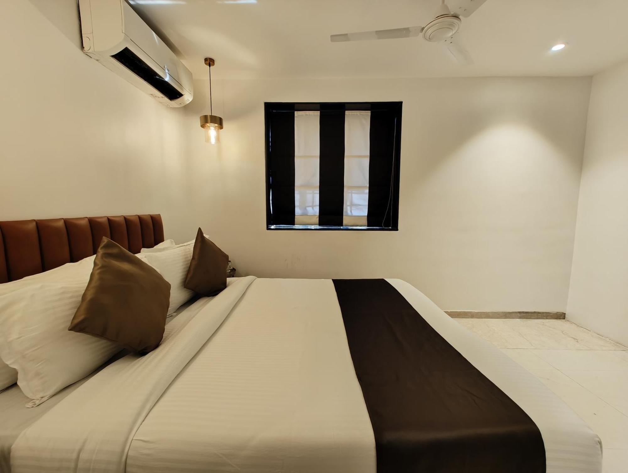 The Majlis - Colaba