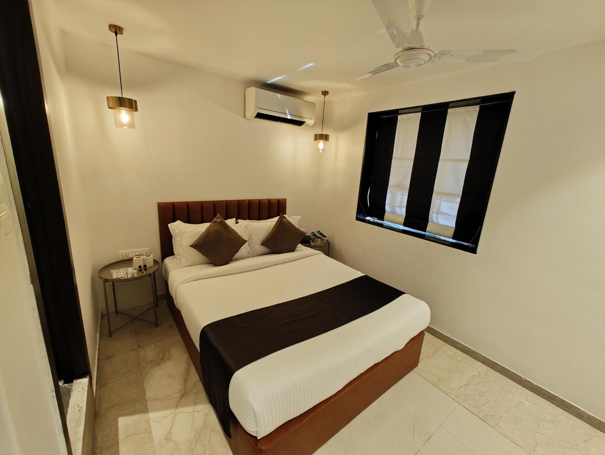 The Majlis - Colaba Hotel Mumbai
