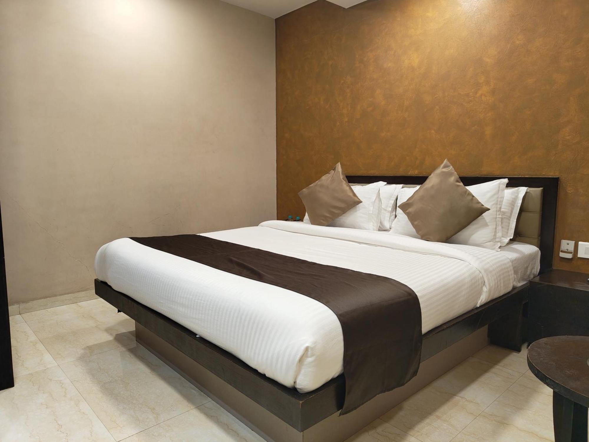 The Majlis - Colaba Hotel 3*