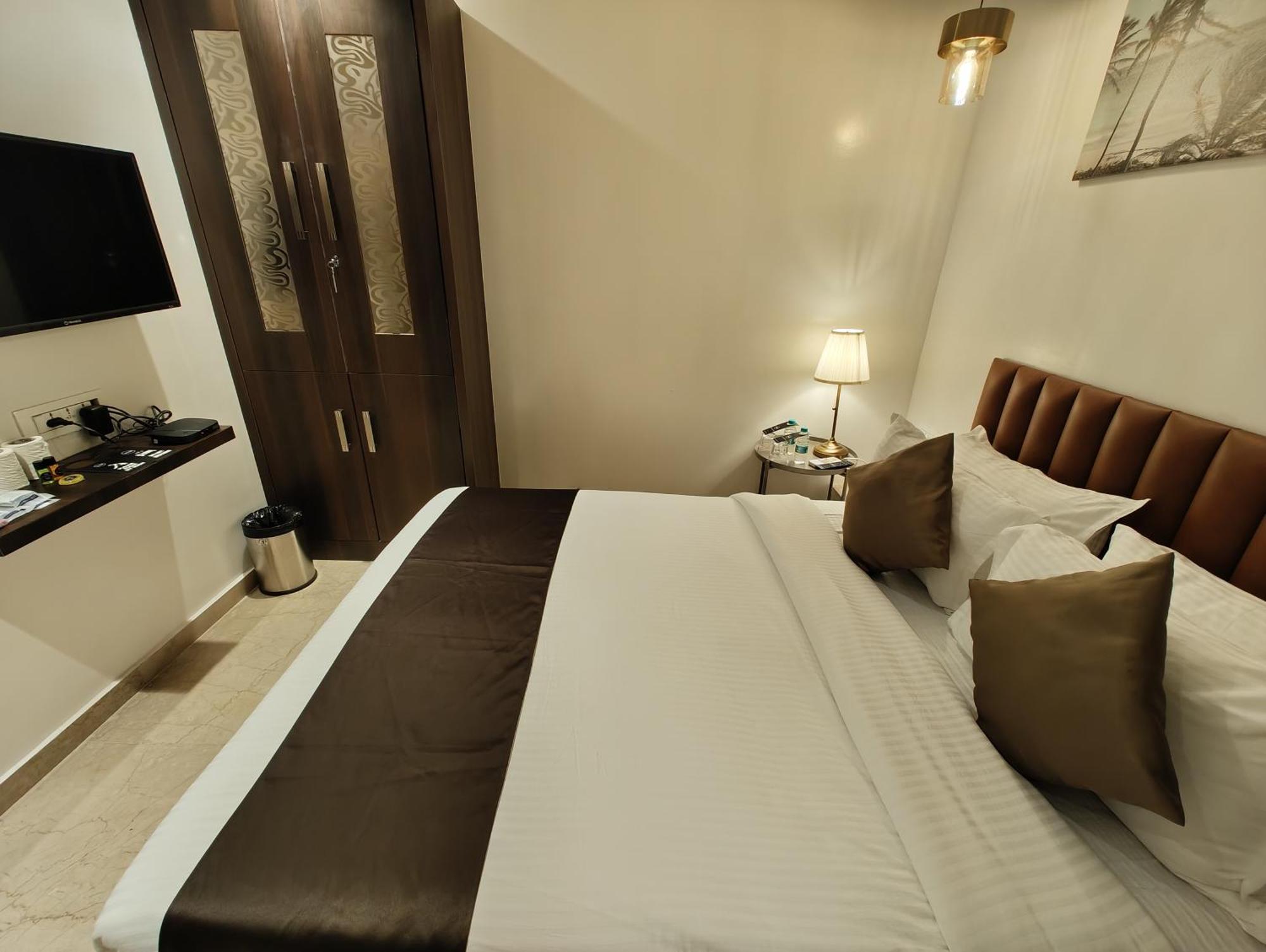 The Majlis - Colaba Mumbai