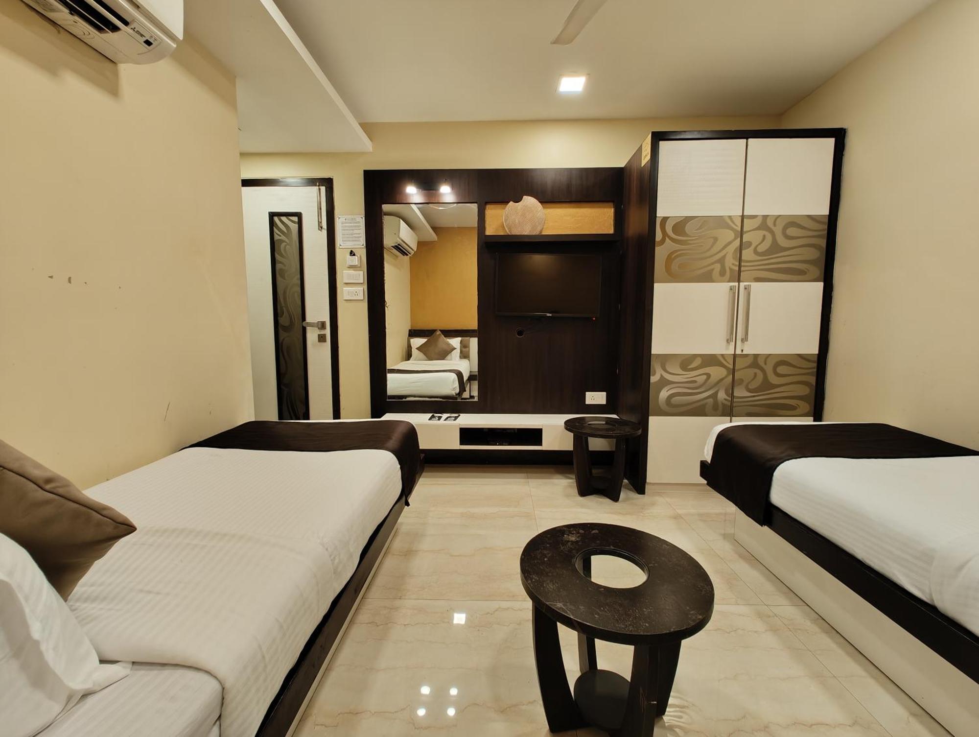 The Majlis - Colaba Hotel Mumbai