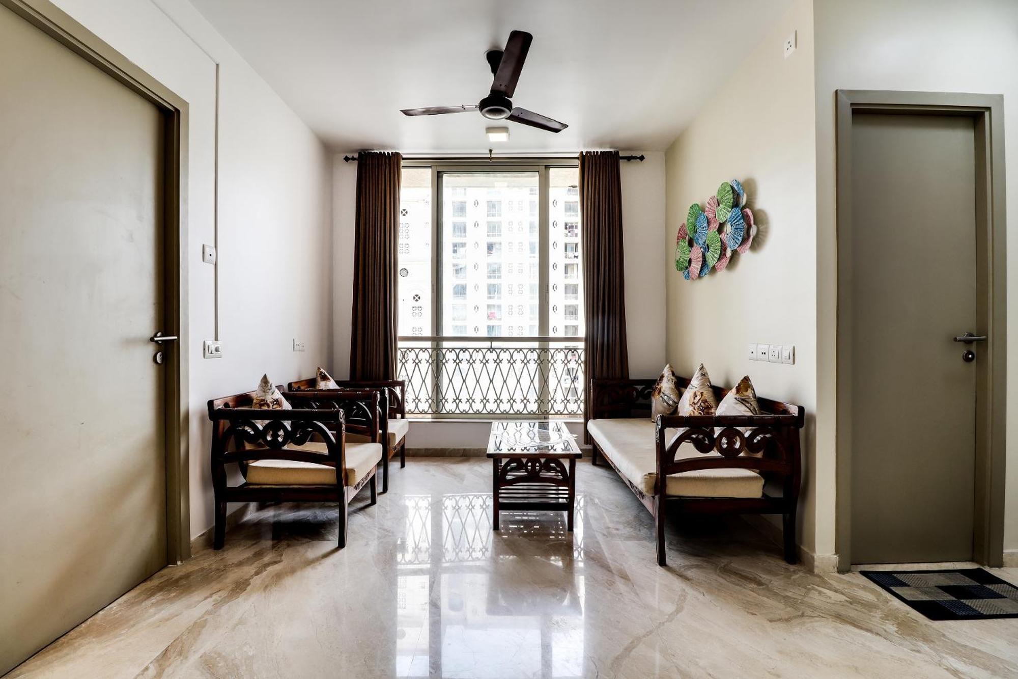 Guest house Oyo Elegant Hiranandani 3*