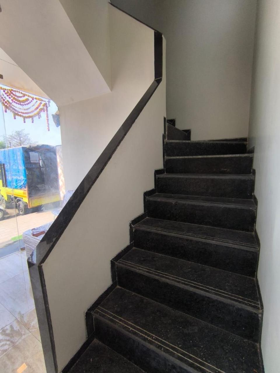 Sapna Lodging & Boarding Hotel