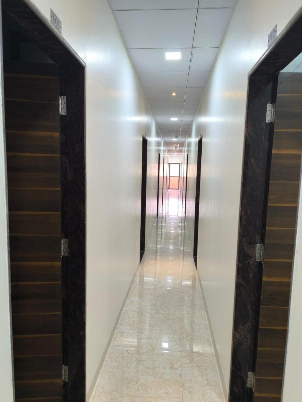 Sapna Lodging & Boarding Hotel