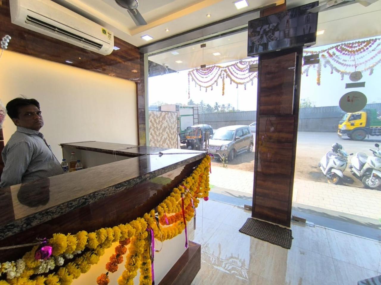 Sapna Lodging & Boarding Hotel