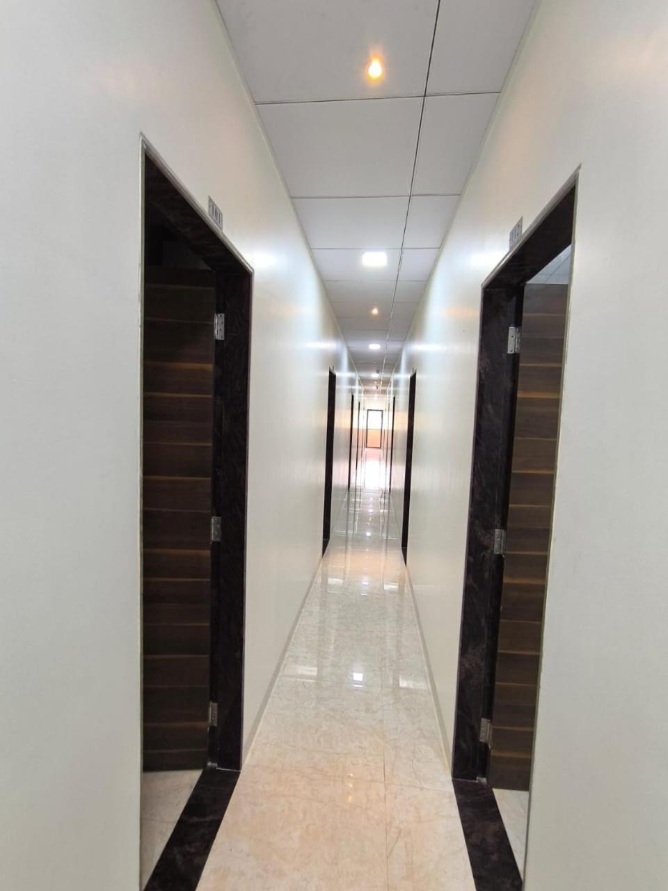 Sapna Lodging & Boarding Hotel Mumbai