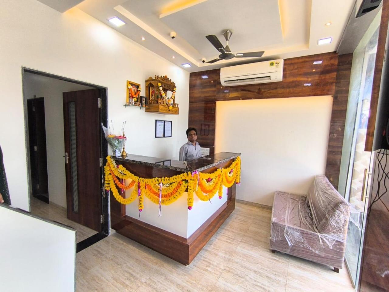 Sapna Lodging & Boarding Mumbai