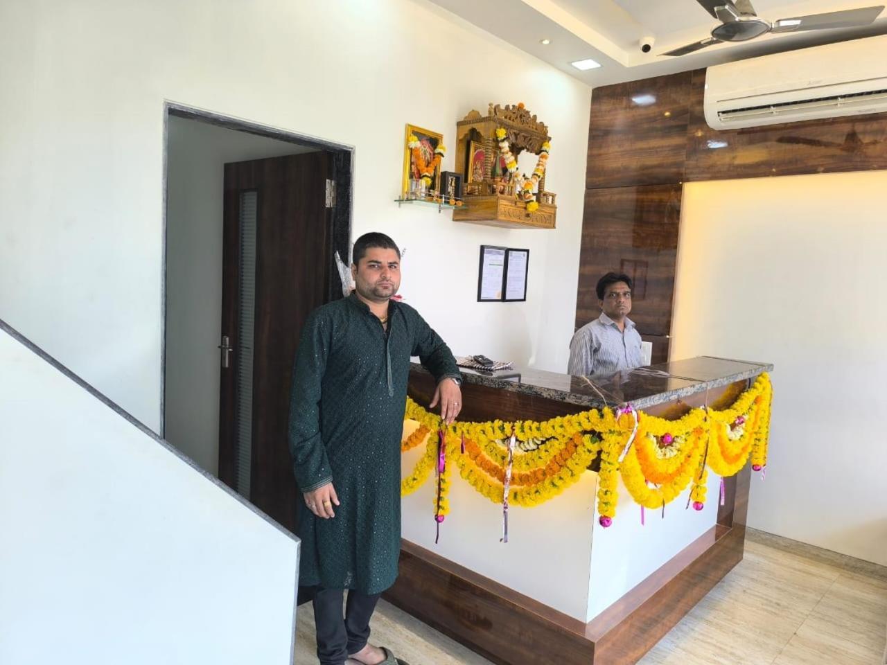 Sapna Lodging & Boarding