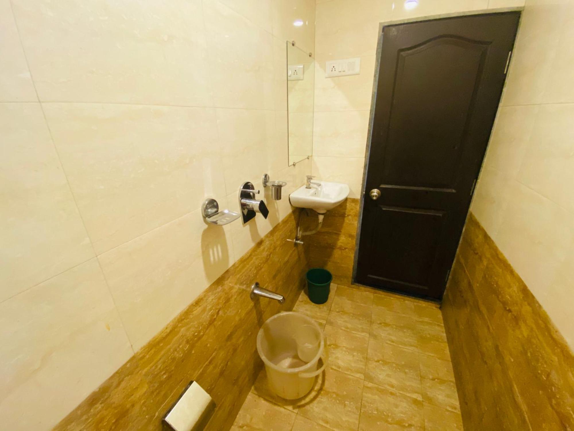 Airport Residency Bed & Breakfast 3*