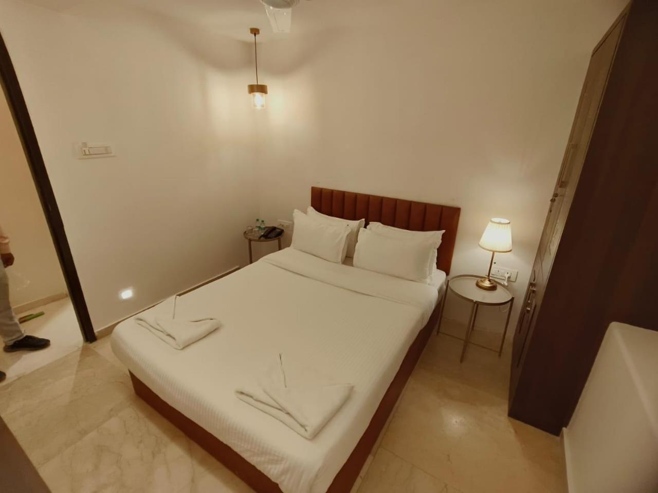The Majlis - Colaba Hotel