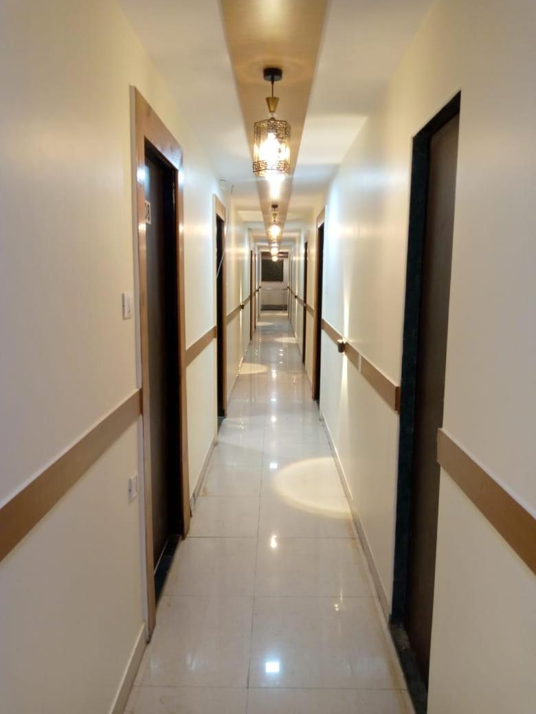 Tri Hotel 3*