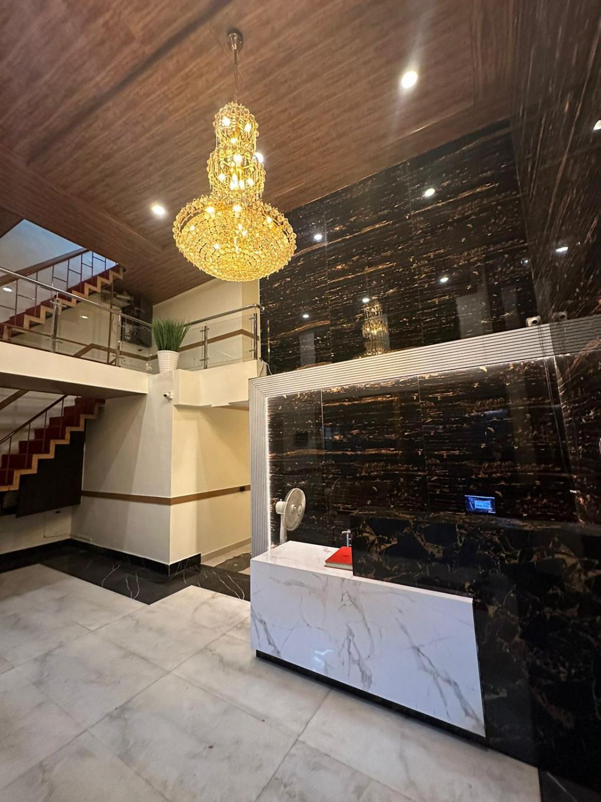 Hotel Tri 3*