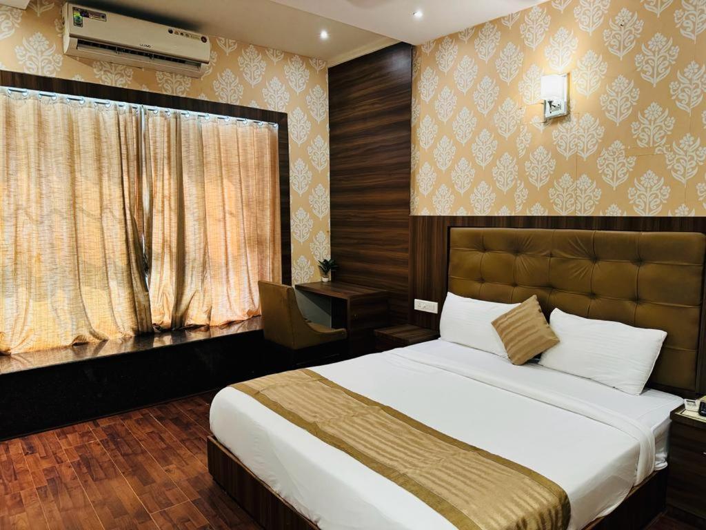 Bkc Mannat Hotel