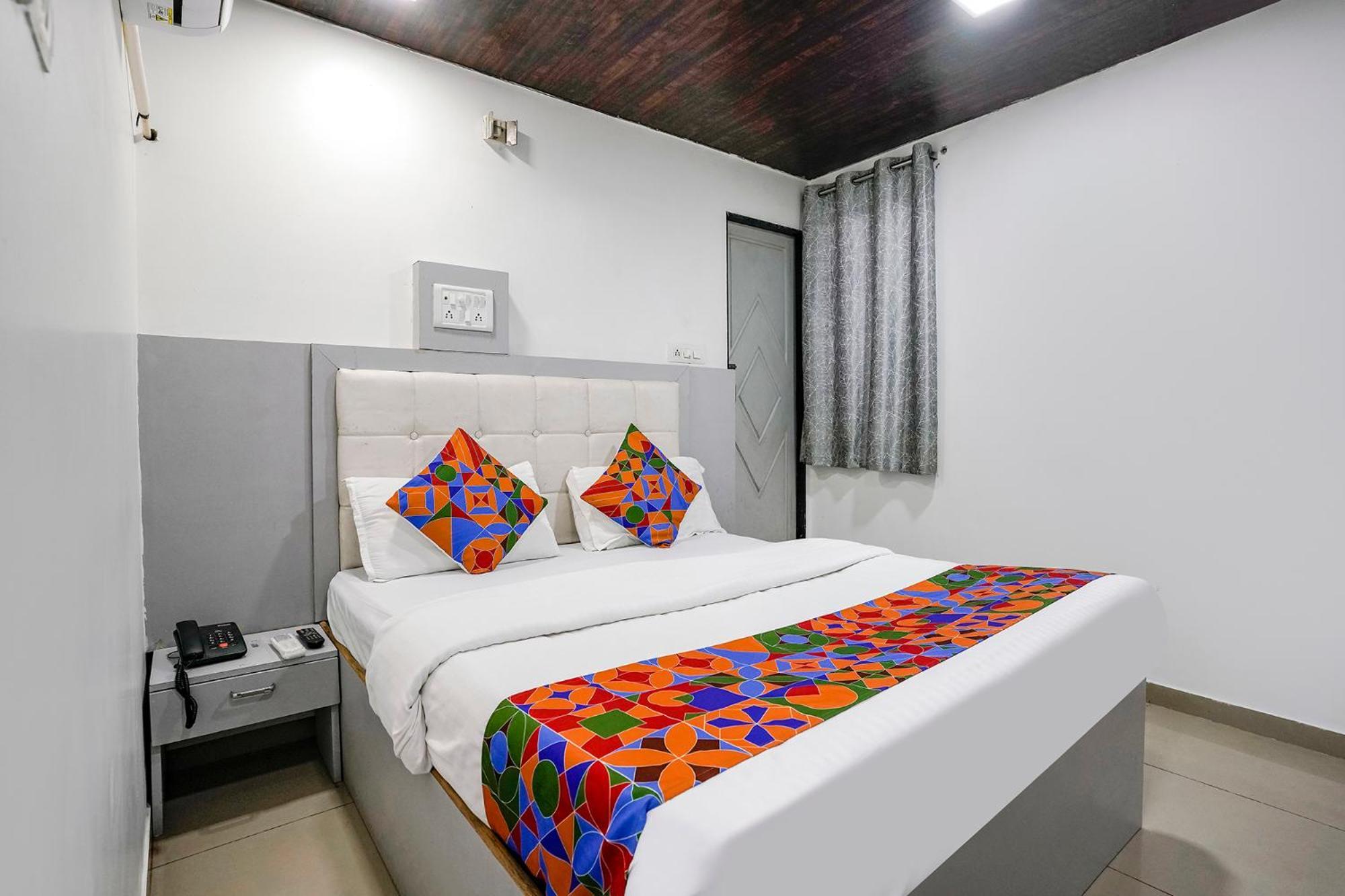 Fabexpress Park Residency - Nr International Airport Hotel