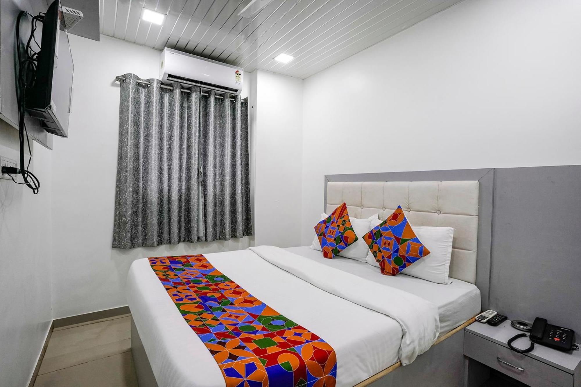 Hotel Fabexpress Park Residency - Nr International Airport 3*