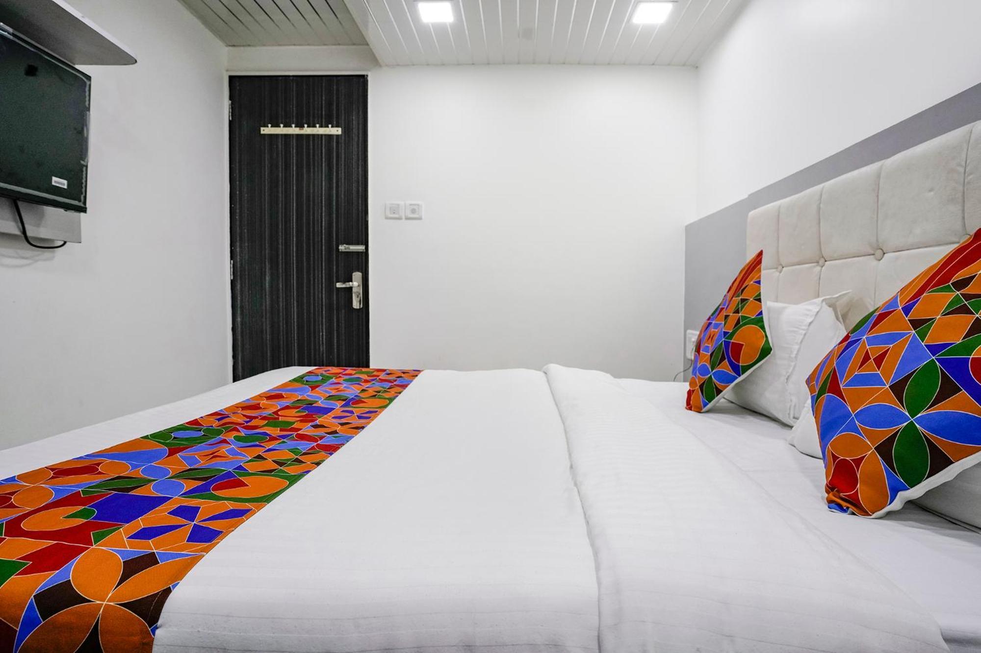 Hotel Fabexpress Park Residency - Nr International Airport Mumbai