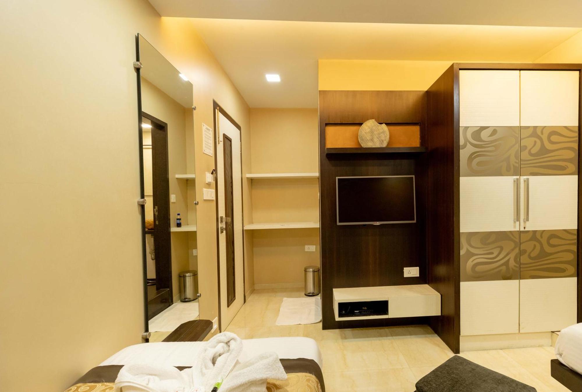 The Majlis - Colaba 3* Mumbai