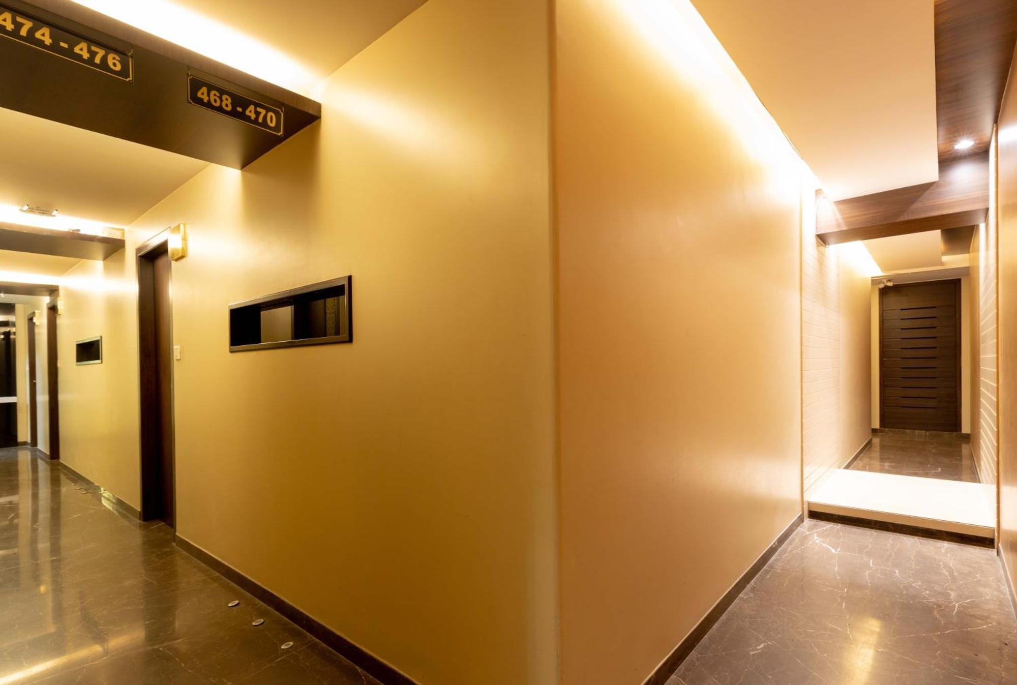 The Majlis - Colaba Hotel