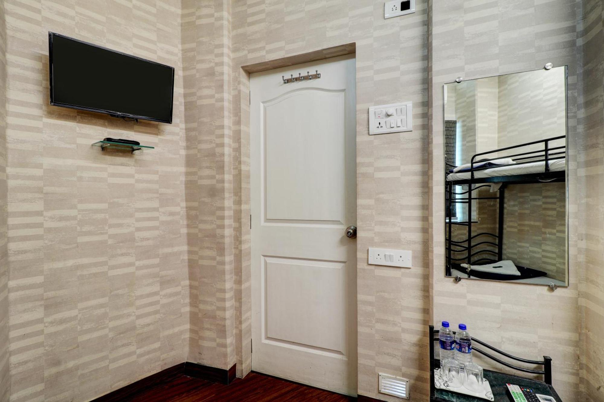 Shabana - Colaba Causeway
