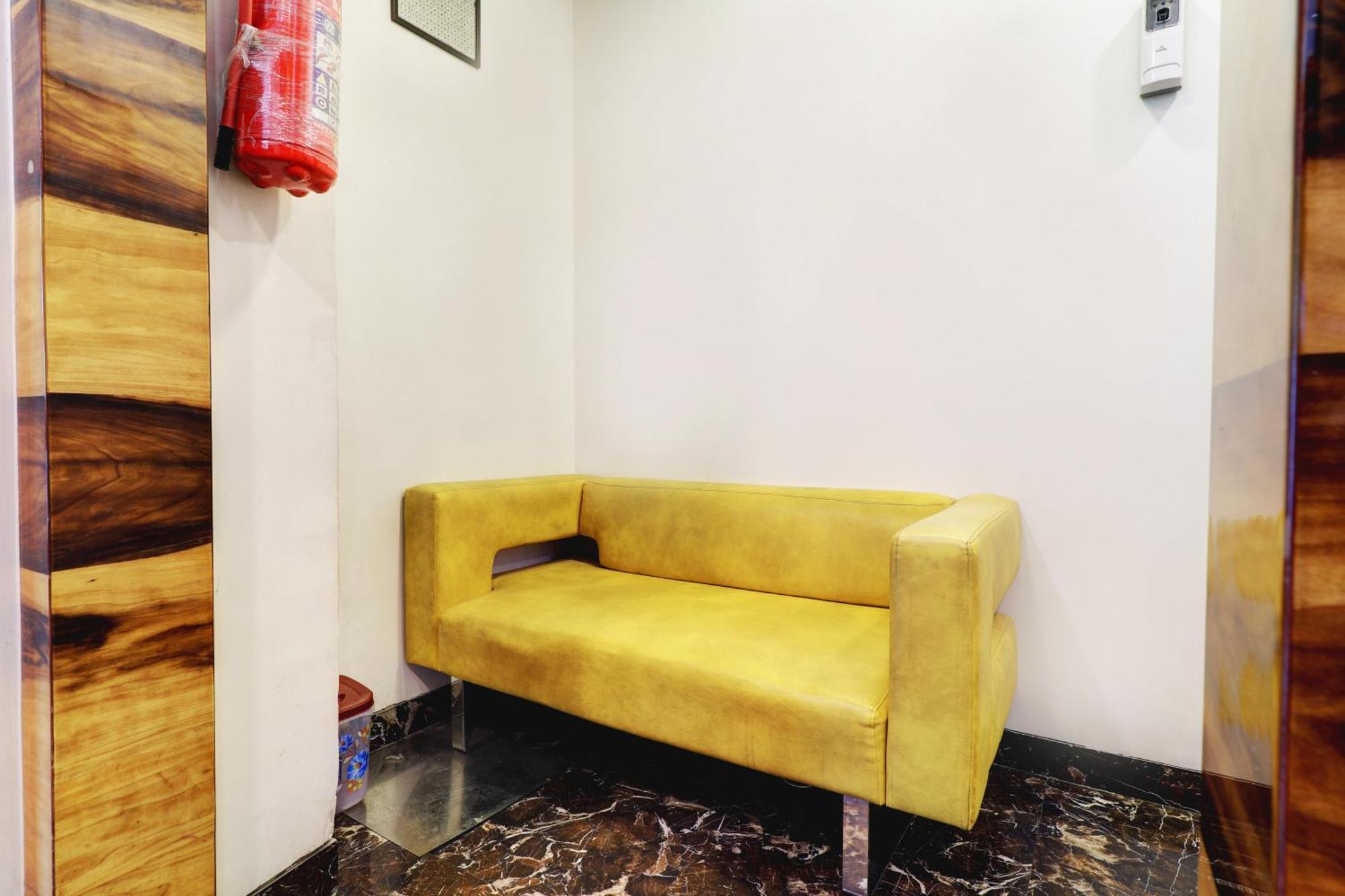 Shabana - Colaba Causeway Guest house