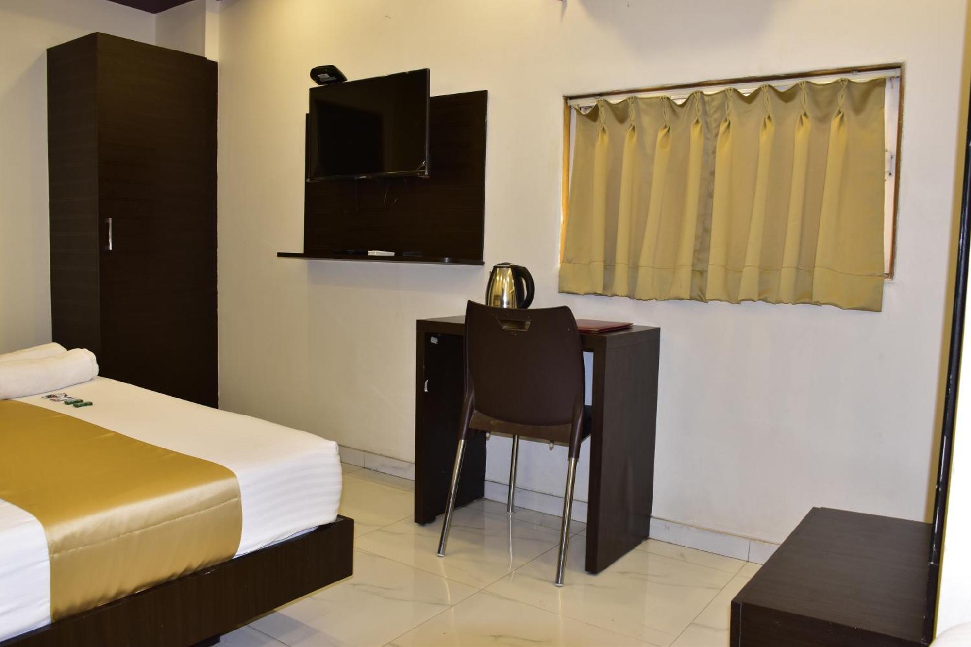 Hotel Bkc Palace - Jio World Convention Center And Us Visa Center హోటల్ బి కే సి ప్యాలెస్ ఇన్ 2*
