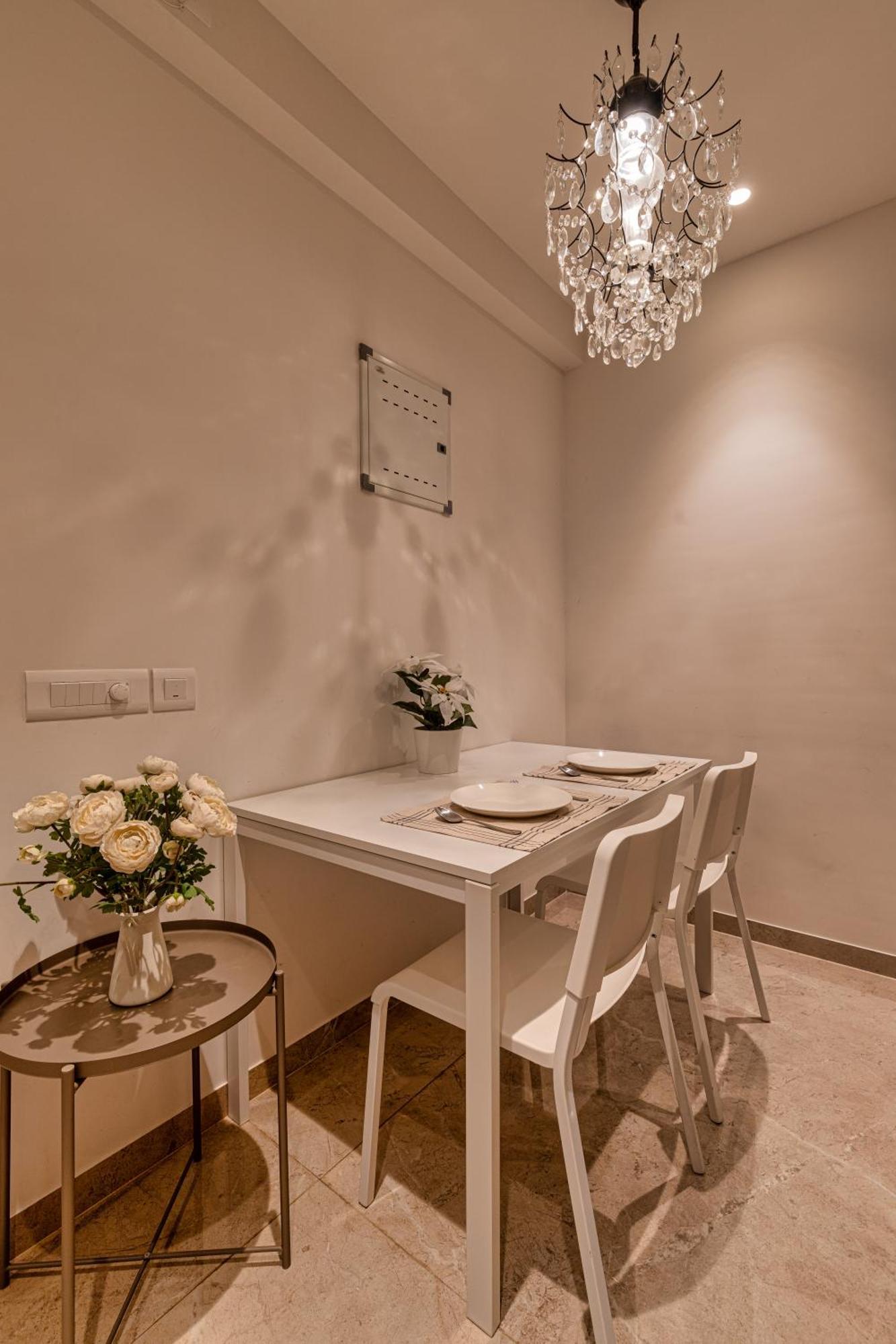 Entire One Bedroom - Hiranandani Gardens, Powai Apartment Mumbai