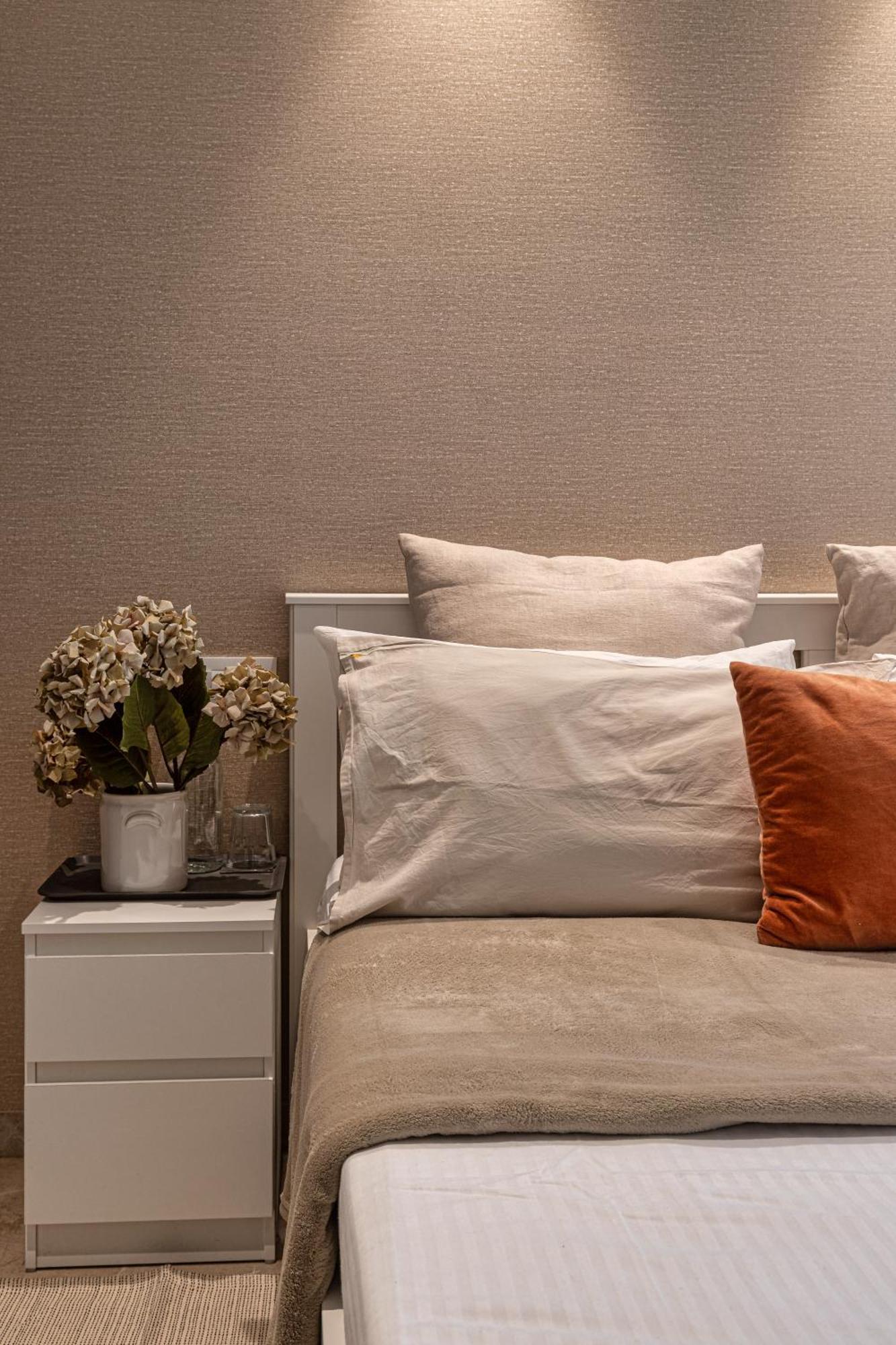 Entire One Bedroom - Hiranandani Gardens, Powai * Mumbai