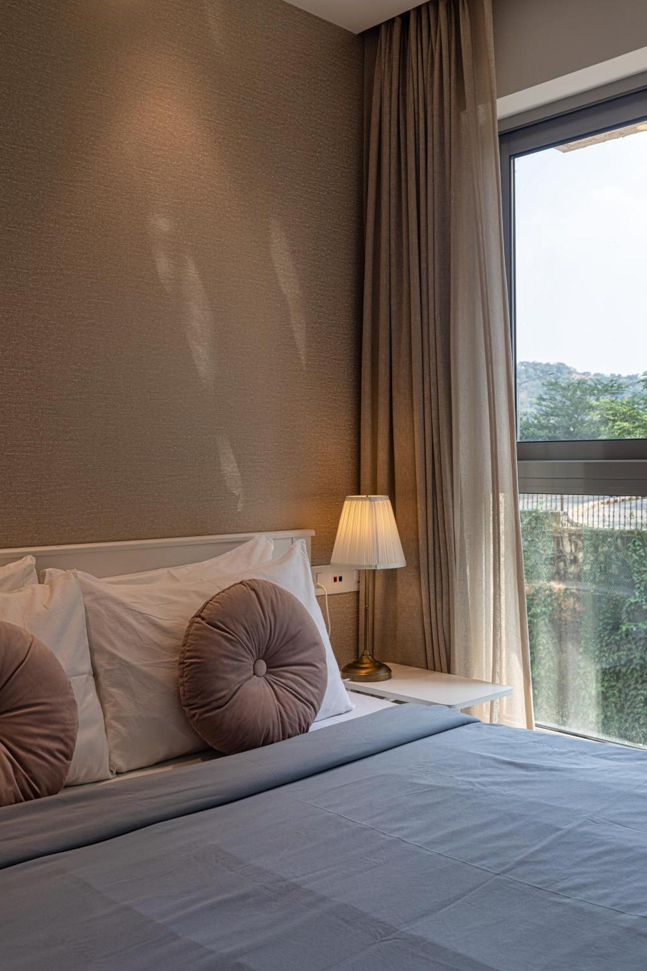 Apartment Entire One Bedroom - Hiranandani Gardens, Powai Mumbai