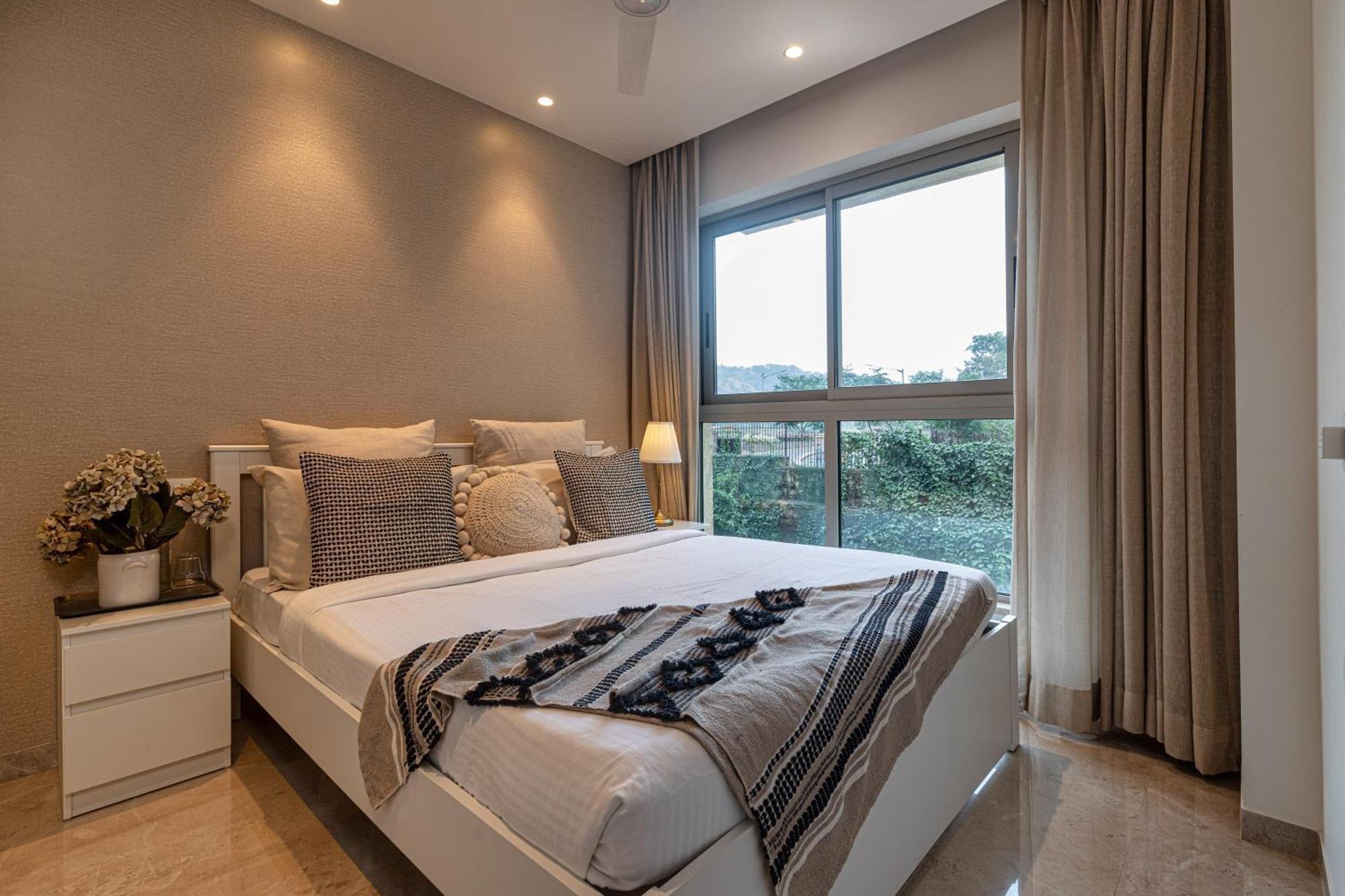 Entire One Bedroom - Hiranandani Gardens, Powai Apartment *