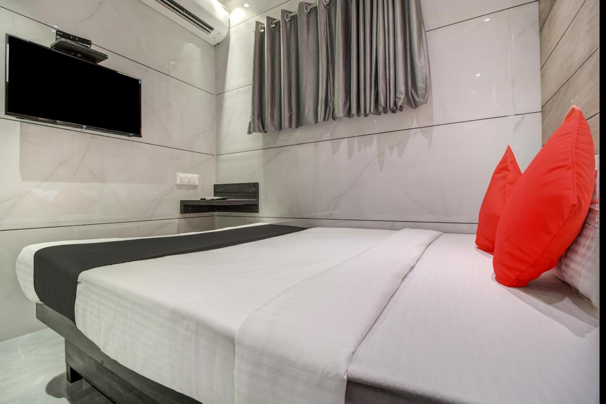 Spring Residency Hotel 3*