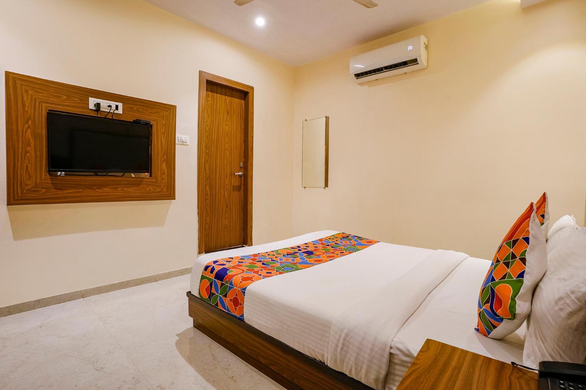 Fabexpress Wynd - Nr International Airport Hotel Mumbai