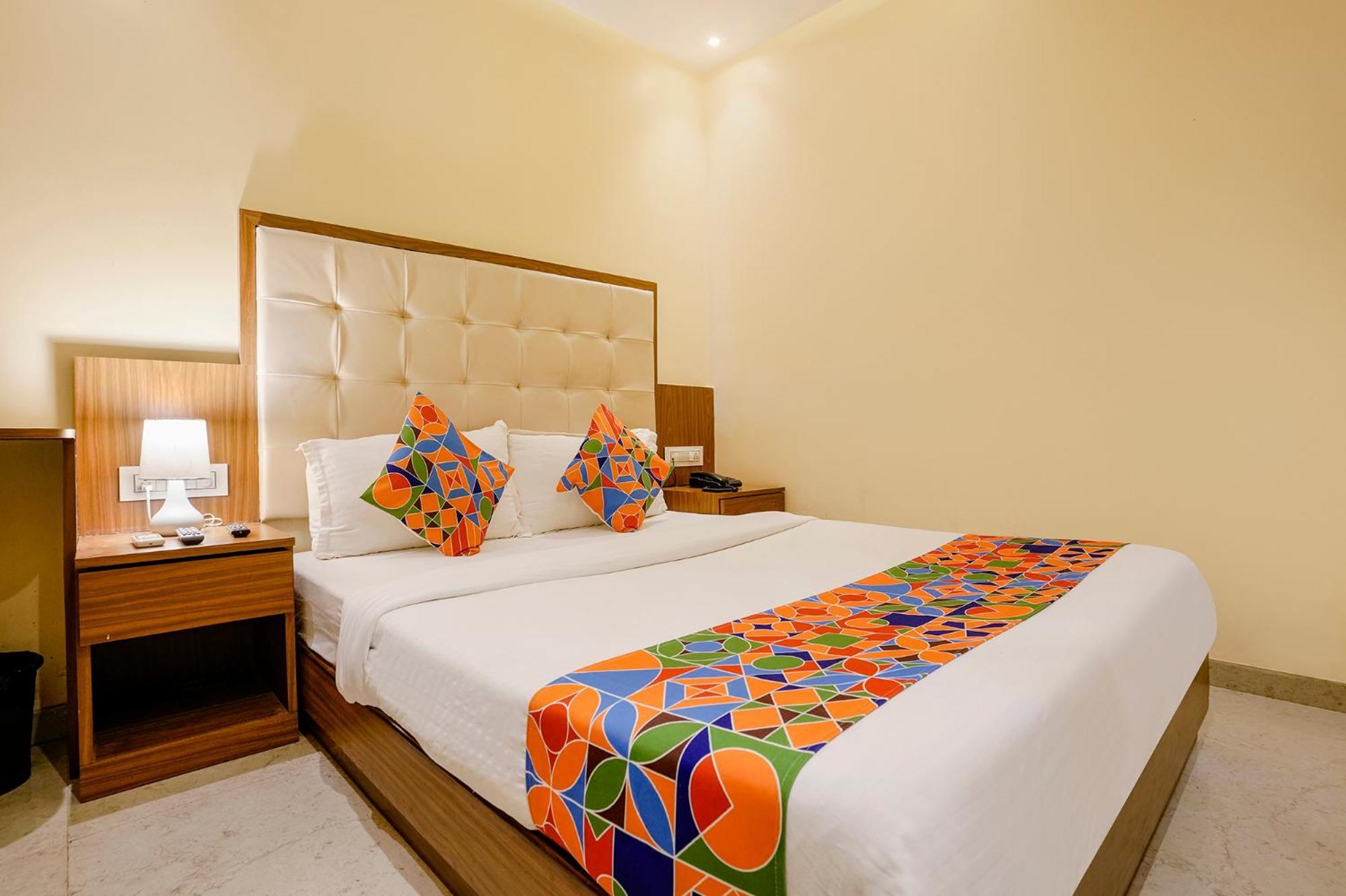 Hotel Fabexpress Wynd - Nr International Airport